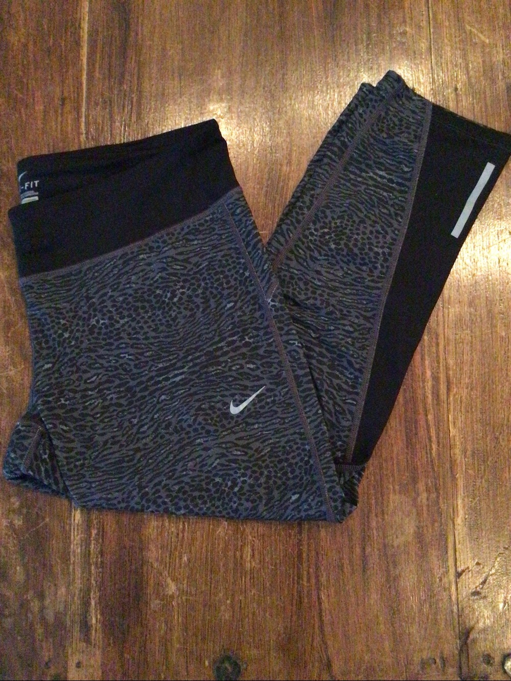 Nike animal print cropped leggings